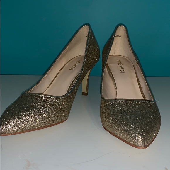 Nine West Golden Sparkly Heels - Picture 2 of 4